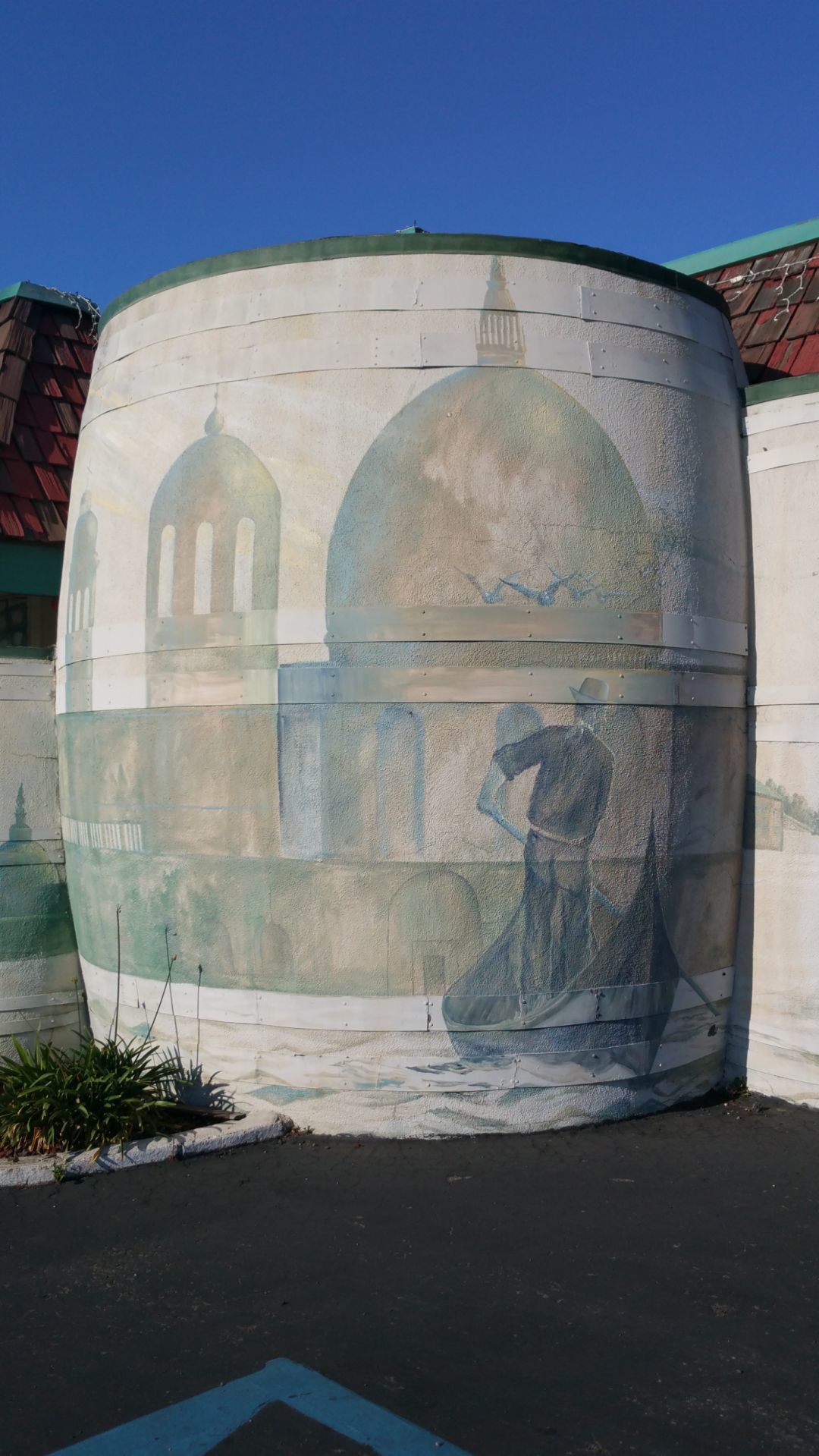 091719 La Botte mural before10.jpg